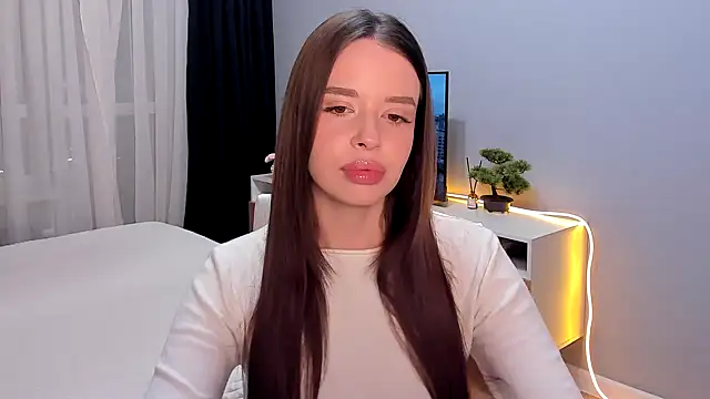 Snapshot of AmeliaBrian chatting on 12-18-24, 10:02 AmeliaBrian online show from 12-18-24, 10:02