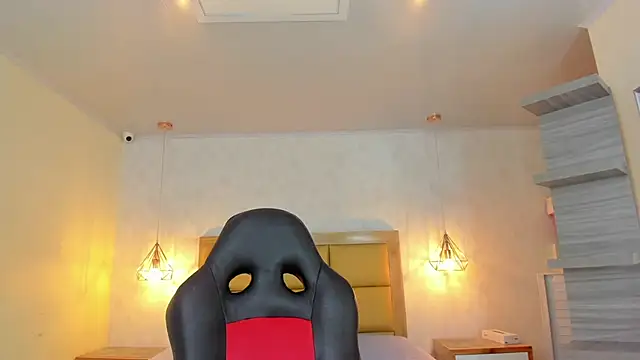 LARSONMIA online show from 11-25-25, 12:16