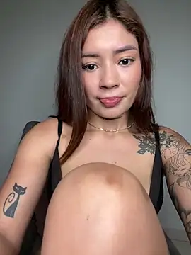 Snapshot of Roxanne_08 chatting on 03-13-25, 10:26 Roxanne 08 online show from 03-13-25, 10:26