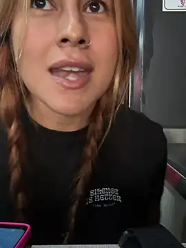 Snapshot of Amber_Martins_ chatting on 02-18-25, 07:30 Amber Martins online show from 02-18-25, 07:30