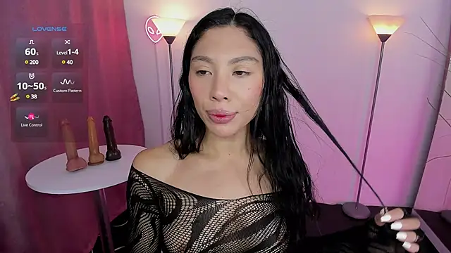 Snapshot of Dayanna_tecca chatting on 02-18-25, 10:25 Dayanna tecca online show from 02-18-25, 10:25