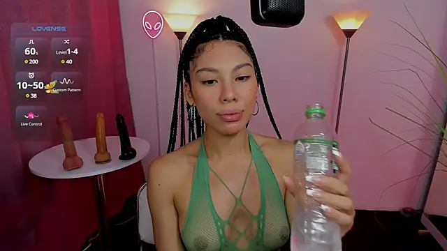 Snapshot of Dayanna_tecca chatting on 03-12-25, 11:01 Dayanna tecca online show from 03-12-25, 11:01