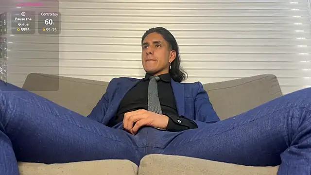 Tom blunt96 online show from 01-20-25, 05:27