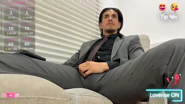 Tom blunt96 online show from 02-25-25, 04:24