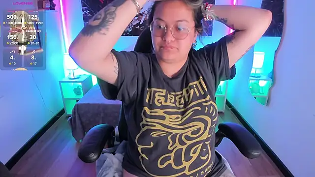 lucky-leah online show from 10-24-25, 04:09