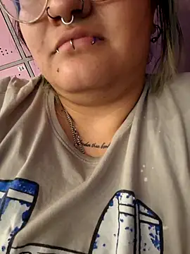 lucky-leah online show from 11-20-25, 03:50