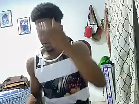 Snapshot of andrews2399 chatting on 01-08-25, 01:11 andrews2399 online show from 01-08-25, 01:11