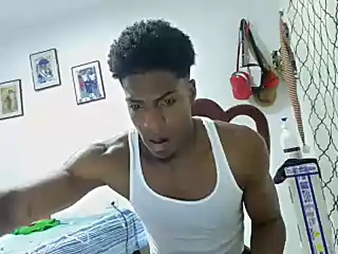 Snapshot of andrews2399 chatting on 01-10-25, 01:42 andrews2399 online show from 01-10-25, 01:42