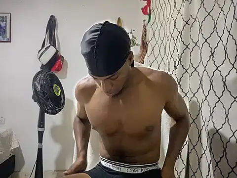 Snapshot of andrews2399 chatting on 09-13-25, 02:22 andrews2399 online show from 09-13-25, 02:22