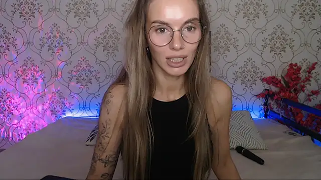 Snapshot of JulDoll chatting on 09-19-25, 02:35 JulDoll online show from 09-19-25, 02:35