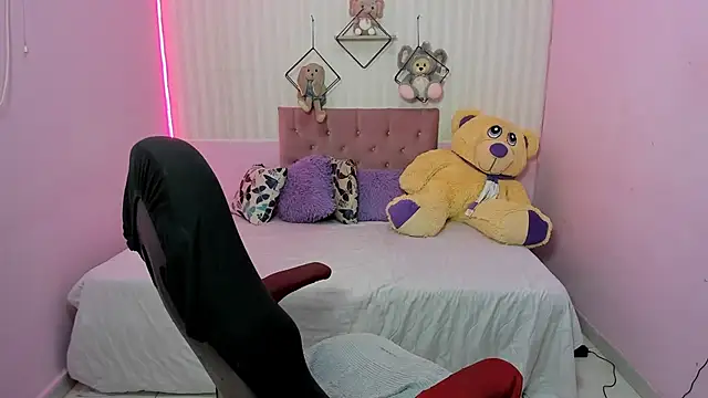 Snapshot of bbw_charlote chatting on 11-05-25, 12:27 bbw charlote online show from 11-05-25, 12:27