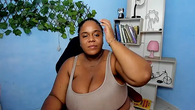 Snapshot of bbw_charlote chatting on 12-04-25, 03:21 bbw charlote online show from 12-04-25, 03:21