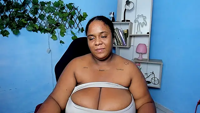 Snapshot of bbw_charlote chatting on 12-14-25, 12:32 bbw charlote online show from 12-14-25, 12:32