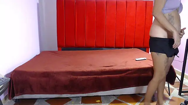 Snapshot of DulceAmazing chatting on 02-19-25, 12:11 DulceAmazing online show from 02-19-25, 12:11