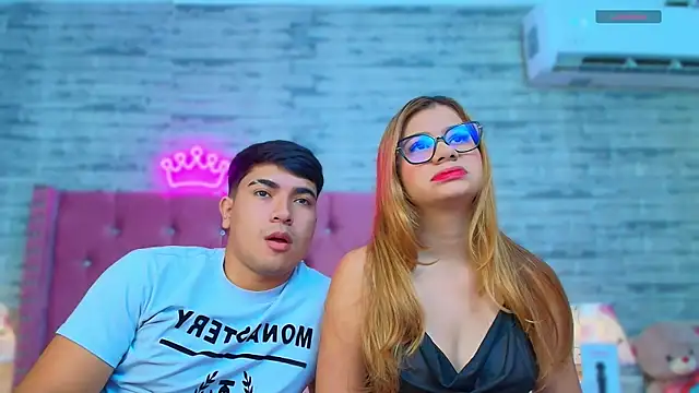 Snapshot of AuroraSim chatting on 12-22-24, 02:16 AuroraSim online show from 12-22-24, 02:16