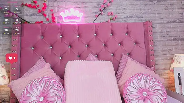 Snapshot of AuroraSim chatting on 10-18-25, 01:34 AuroraSim online show from 10-18-25, 01:34