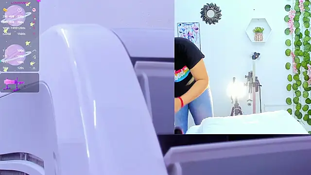 Snapshot of Daki_Ume_ chatting on 01-31-25, 02:04 Daki Ume online show from 01-31-25, 02:04