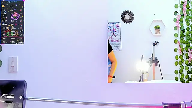 Snapshot of Daki_Ume_ chatting on 02-22-25, 02:17 Daki Ume online show from 02-22-25, 02:17