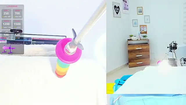 Snapshot of Daki_Ume_ chatting on 09-21-25, 02:35 Daki Ume online show from 09-21-25, 02:35