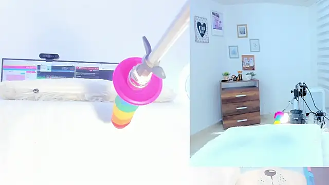 Snapshot of Daki_Ume_ chatting on 09-28-25, 02:28 Daki Ume online show from 09-28-25, 02:28