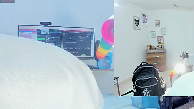 Snapshot of Daki_Ume_ chatting on 10-24-25, 02:30 Daki Ume online show from 10-24-25, 02:30