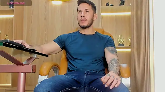 Snapshot of George_Diesell chatting on 02-09-25, 08:13 George Diesell online show from 02-09-25, 08:13