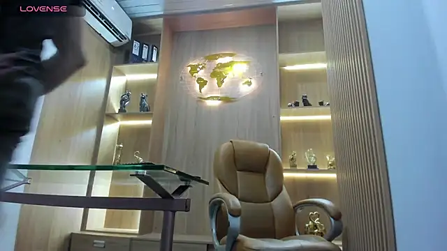 Snapshot of George_Diesell chatting on 02-21-25, 08:27 George Diesell online show from 02-21-25, 08:27