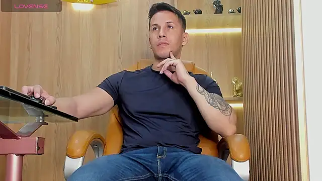 Snapshot of George_Diesell chatting on 03-11-25, 09:37 George Diesell online show from 03-11-25, 09:37