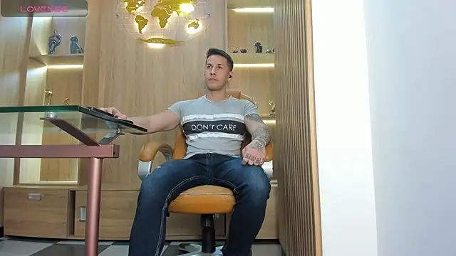 Snapshot of George_Diesell chatting on 03-12-25, 08:41 George Diesell online show from 03-12-25, 08:41