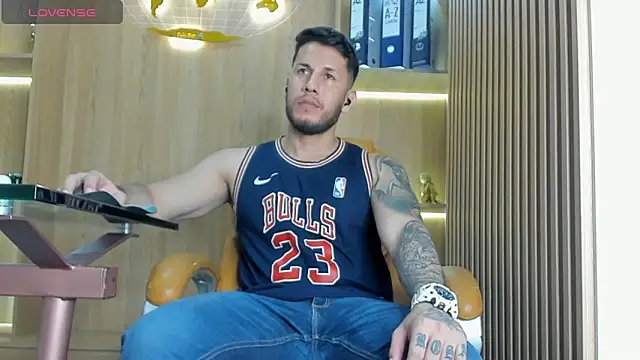 Snapshot of George_Diesell chatting on 09-17-25, 08:43 George Diesell online show from 09-17-25, 08:43