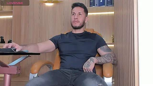 Snapshot of George_Diesell chatting on 09-20-25, 08:43 George Diesell online show from 09-20-25, 08:43