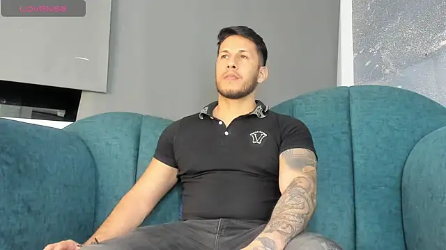 Snapshot of George_Diesell chatting on 09-24-25, 03:32 George Diesell online show from 09-24-25, 03:32