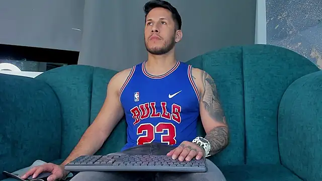 Snapshot of George_Diesell chatting on 09-25-25, 04:27 George Diesell online show from 09-25-25, 04:27