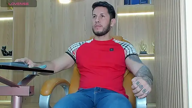 Snapshot of George_Diesell chatting on 10-07-25, 04:31 George Diesell online show from 10-07-25, 04:31