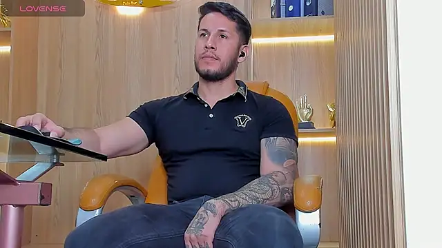 Snapshot of George_Diesell chatting on 10-25-25, 08:58 George Diesell online show from 10-25-25, 08:58