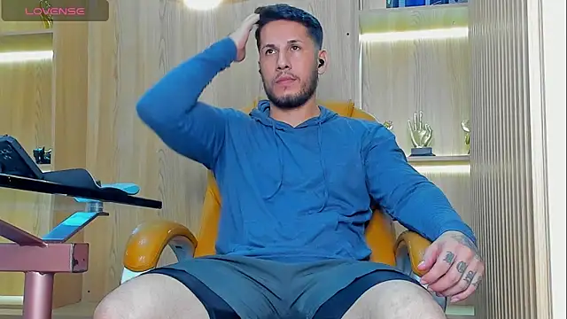 Snapshot of George_Diesell chatting on 11-04-25, 09:14 George Diesell online show from 11-04-25, 09:14