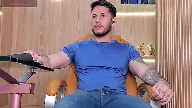 Snapshot of George_Diesell chatting on 11-08-25, 08:29 George Diesell online show from 11-08-25, 08:29