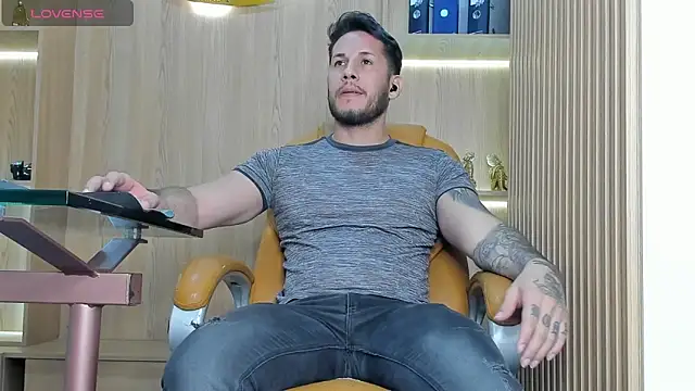 Snapshot of George_Diesell chatting on 11-09-25, 08:18 George Diesell online show from 11-09-25, 08:18