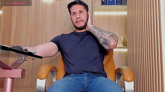 Snapshot of George_Diesell chatting on 11-14-25, 10:29 George Diesell online show from 11-14-25, 10:29