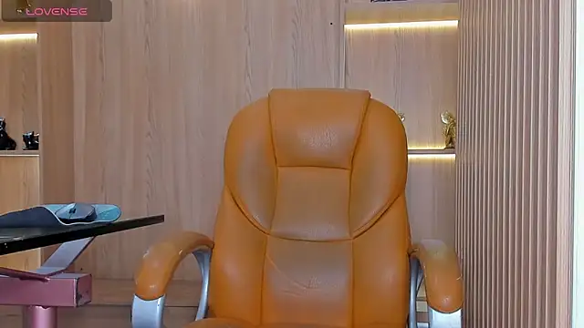 Snapshot of George_Diesell chatting on 11-17-25, 08:14 George Diesell online show from 11-17-25, 08:14