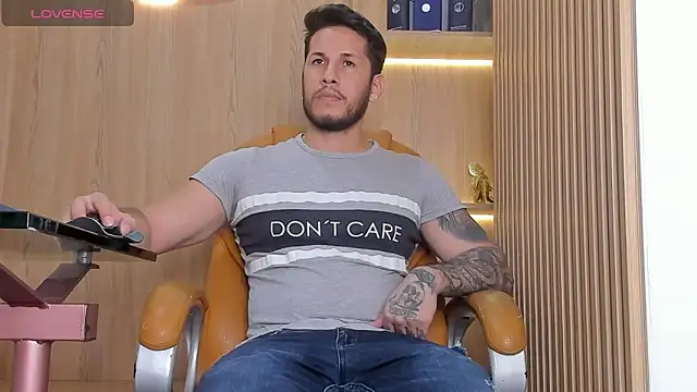 Snapshot of George_Diesell chatting on 11-20-25, 08:41 George Diesell online show from 11-20-25, 08:41