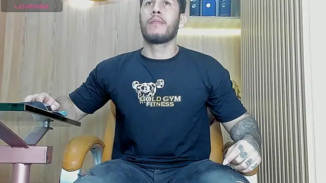 Snapshot of George_Diesell chatting on 11-21-25, 08:29 George Diesell online show from 11-21-25, 08:29