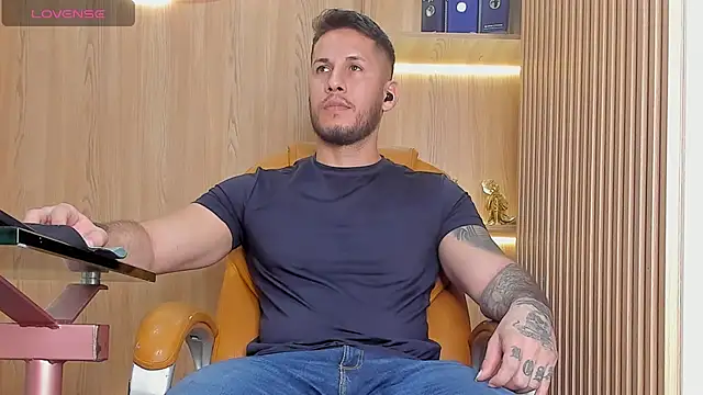 Snapshot of George_Diesell chatting on 11-26-25, 08:54 George Diesell online show from 11-26-25, 08:54