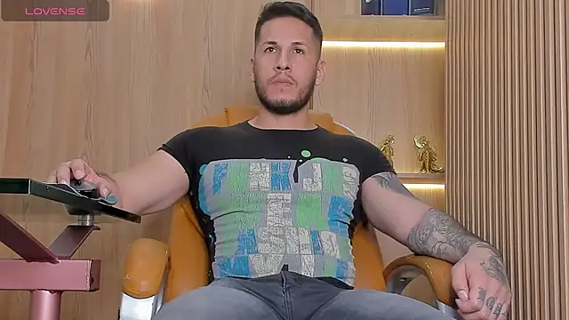 Snapshot of George_Diesell chatting on 11-27-25, 09:06 George Diesell online show from 11-27-25, 09:06