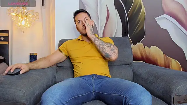 Snapshot of George_Diesell chatting on 12-14-25, 07:51 George Diesell online show from 12-14-25, 07:51