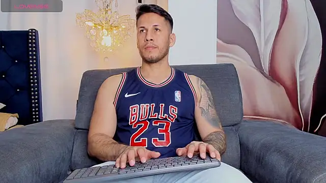 Snapshot of George_Diesell chatting on 12-19-25, 09:44 George Diesell online show from 12-19-25, 09:44