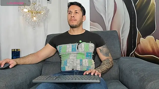 Snapshot of George_Diesell chatting on 01-05-26, 11:30 George Diesell online show from 01-05-26, 11:30