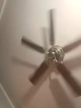 PuzzledEdge4 online show from 12-21-25, 02:02