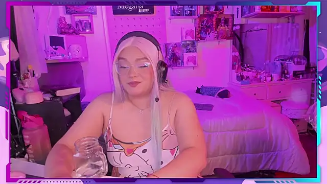 MegariaB online show from 10-28-25, 03:54