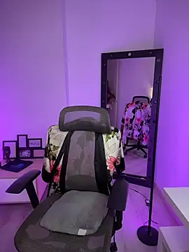 Snapshot of evangeline_ch chatting on 11-28-25, 03:14 evangeline ch online show from 11-28-25, 03:14